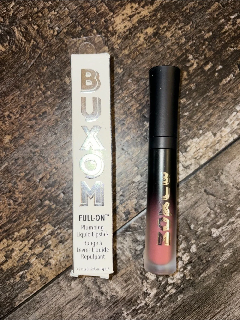 Buxom full on pluming liquid lipstick in Dolly Diva 💋